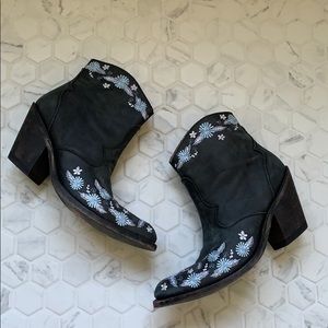 Dan post Flower Boots with Cuban Heel